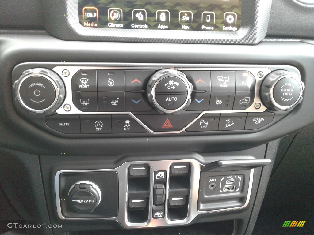 2021 Jeep Wrangler Unlimited Sahara 4x4 Controls Photo #139844655