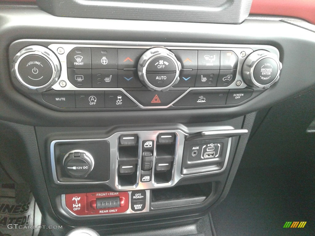 2021 Jeep Gladiator Rubicon 4x4 Controls Photo #139845465