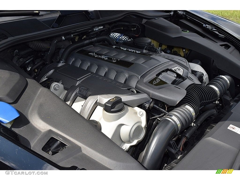 2014 Porsche Cayenne Turbo S Engine Photos