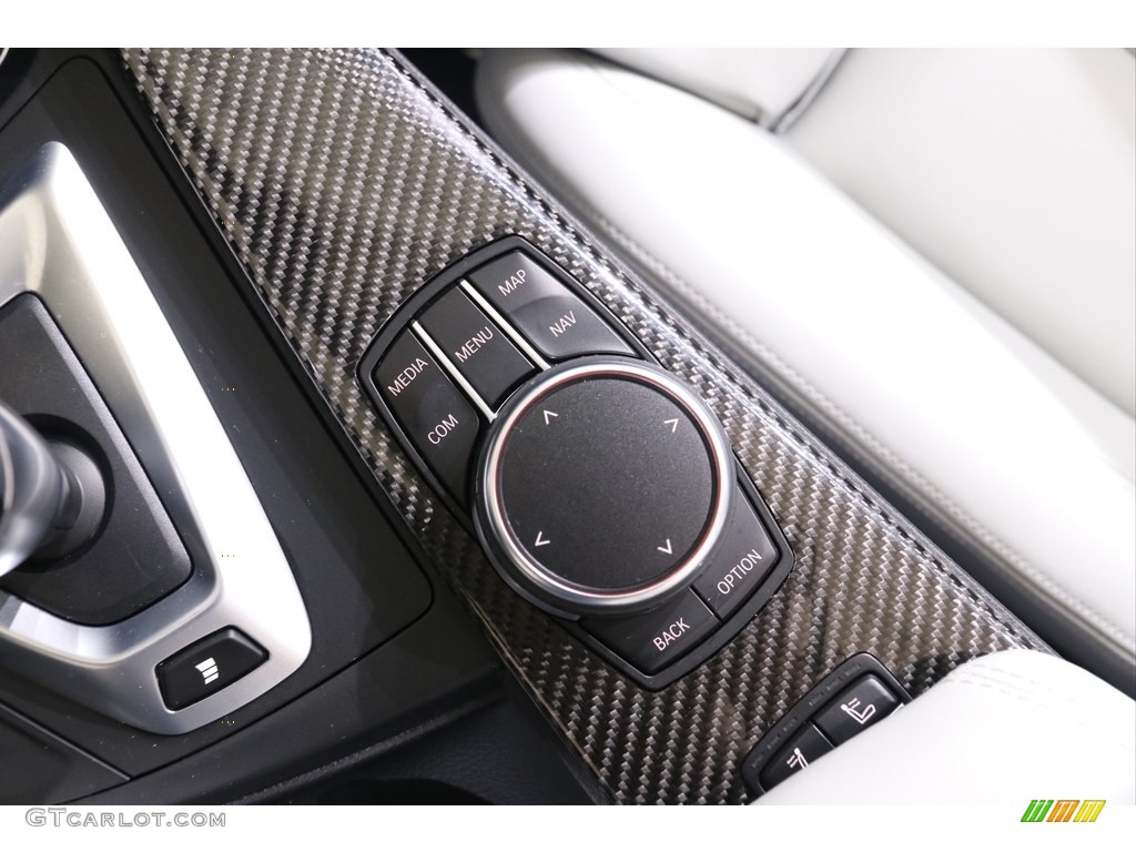 2018 BMW M4 Convertible Controls Photos