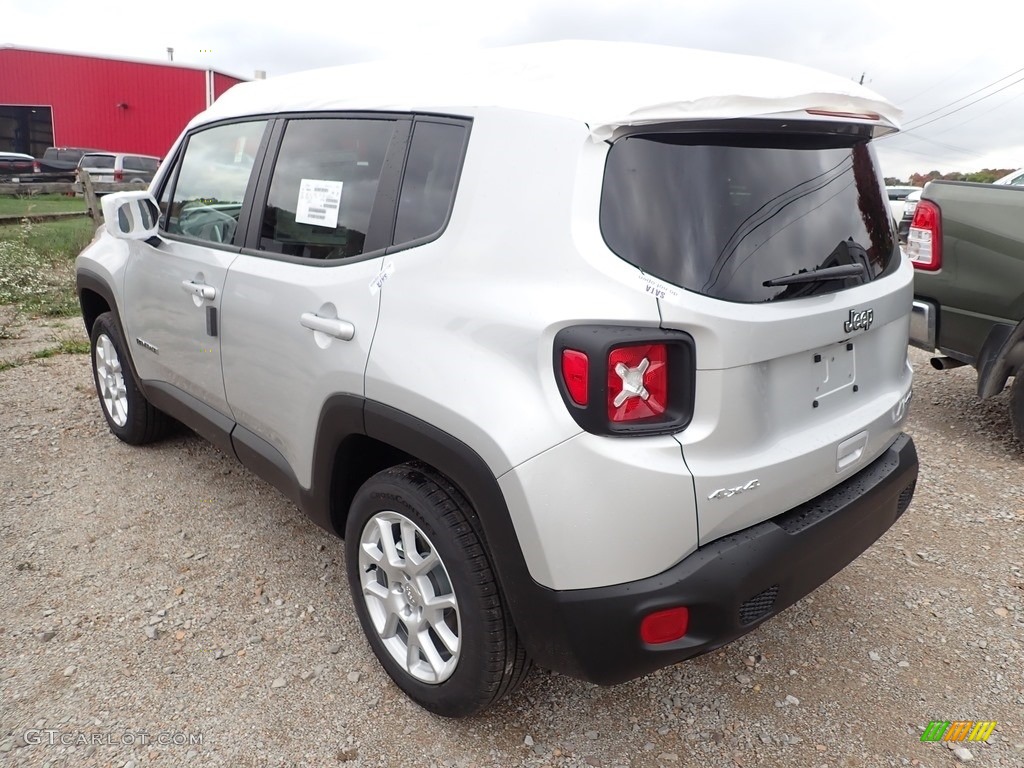 2020 Renegade Latitude 4x4 - Glacier Metallic / Black photo #4