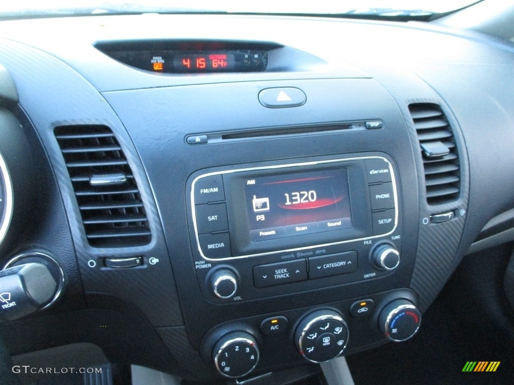 2014 Kia Forte EX Controls Photo #139852618