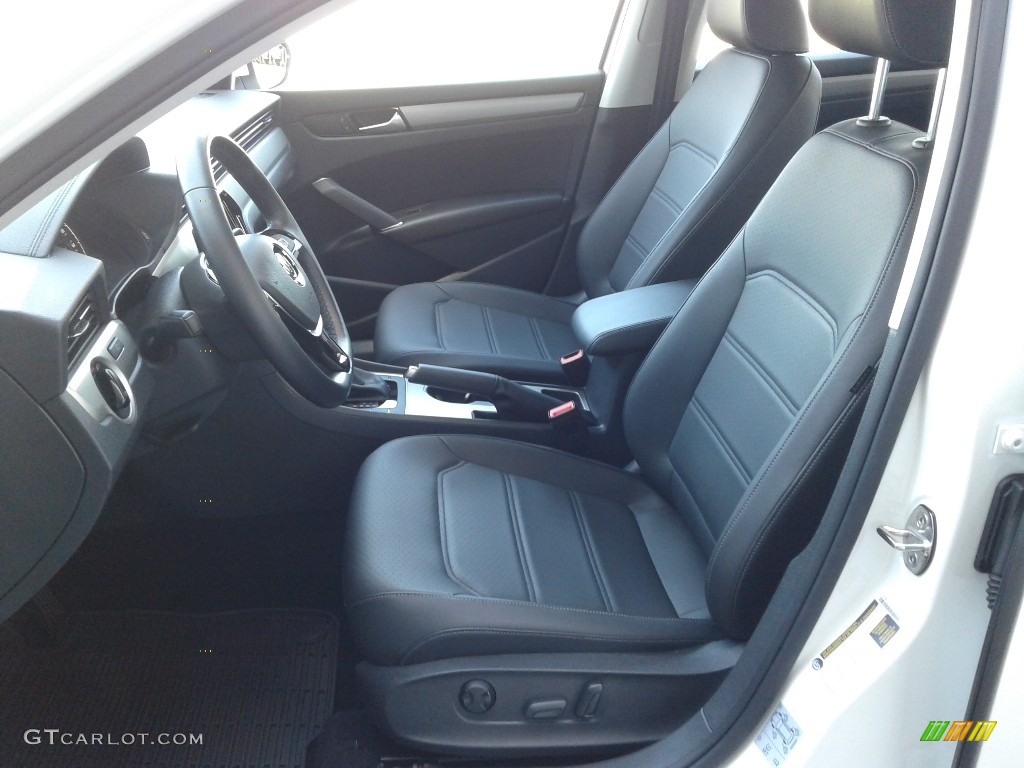 Titan Black Interior 2020 Volkswagen Passat SE Photo #139854363
