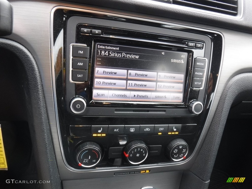 2015 Volkswagen Passat SE Sedan Controls Photo #139861784