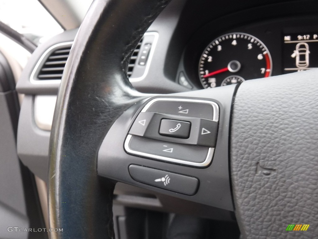 2015 Volkswagen Passat SE Sedan Titan Black Steering Wheel Photo #139861838
