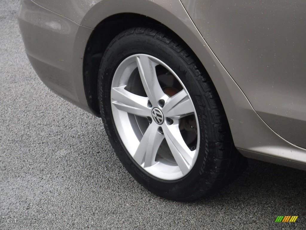 2015 Volkswagen Passat SE Sedan Wheel Photo #139861871