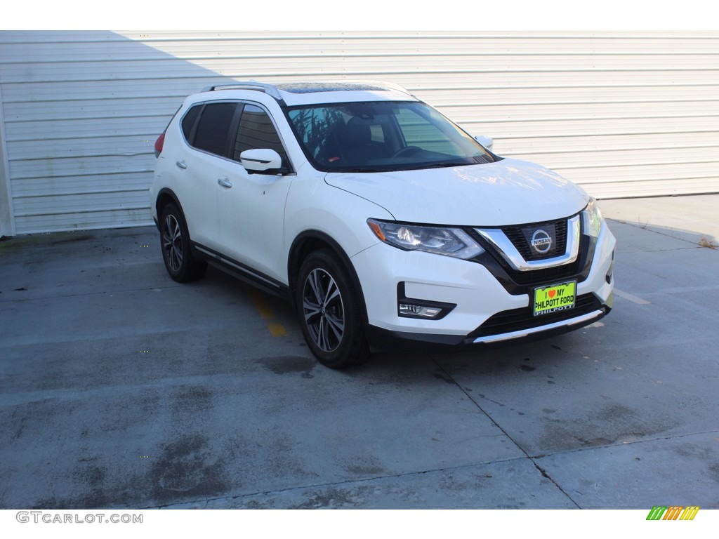 2017 Rogue SL - Pearl White / Charcoal photo #2