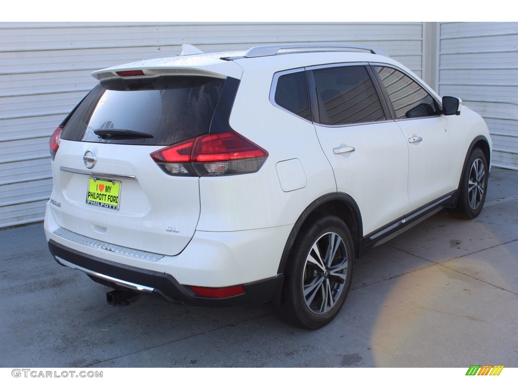 2017 Rogue SL - Pearl White / Charcoal photo #10