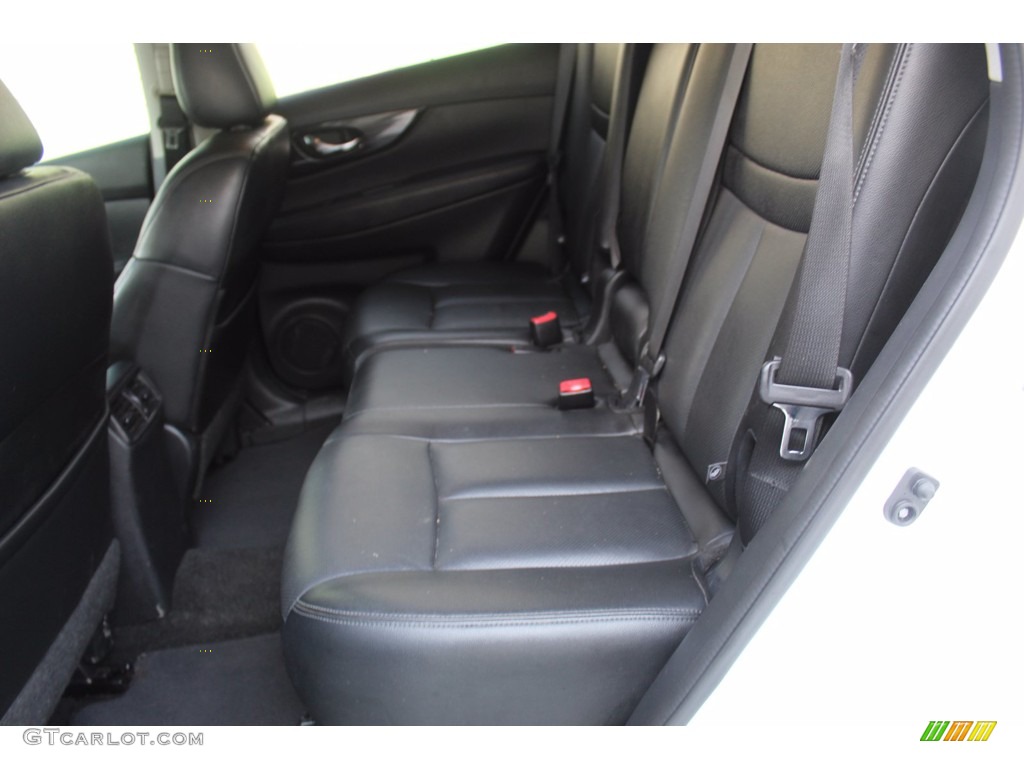 2017 Nissan Rogue SL Rear Seat Photos