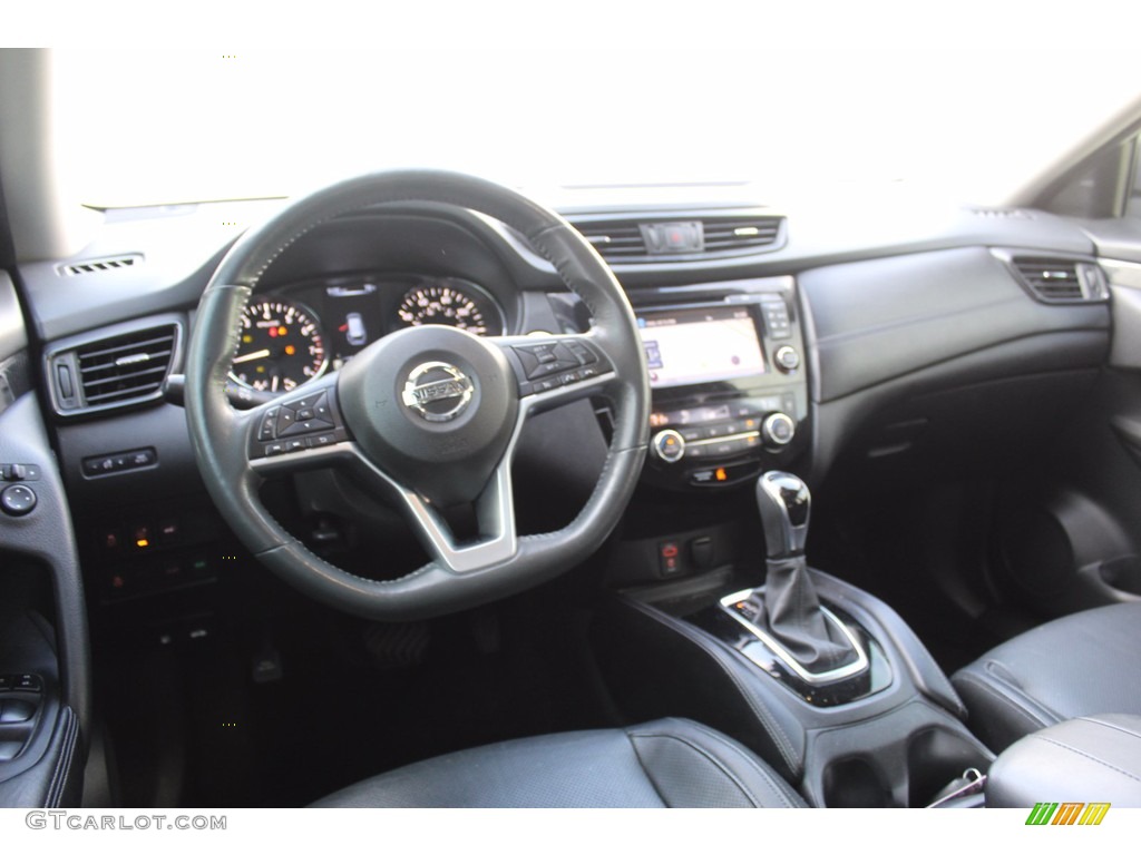 2017 Nissan Rogue SL Dashboard Photos