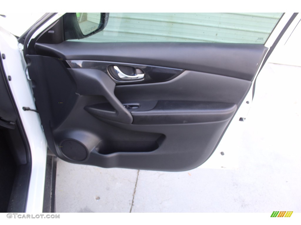2017 Nissan Rogue SL Charcoal Door Panel Photo #139864460