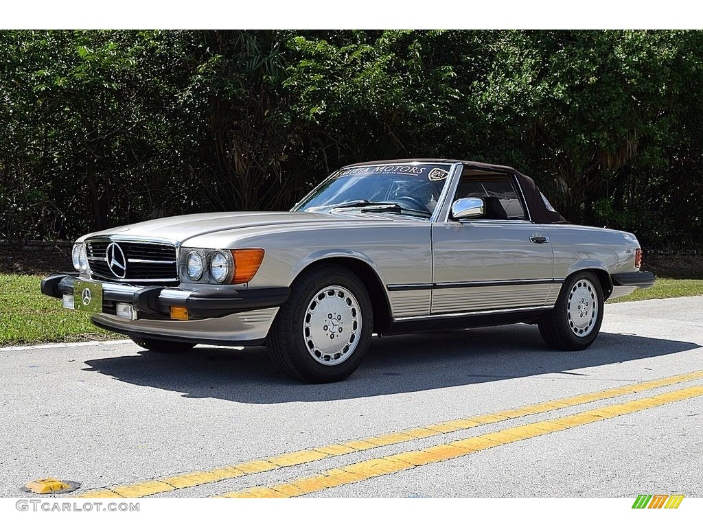 Smoke Silver Metallic 1986 Mercedes-Benz SL Class 560 SL Roadster Exterior Photo #139865500