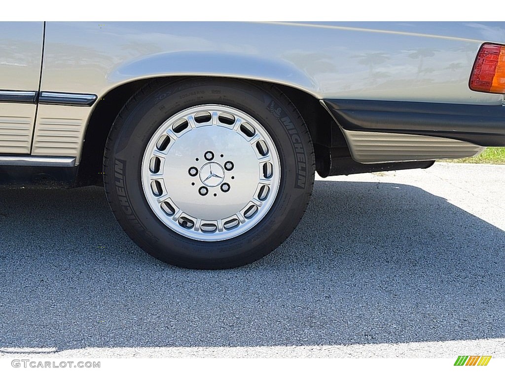 1986 Mercedes-Benz SL Class 560 SL Roadster Wheel Photos
