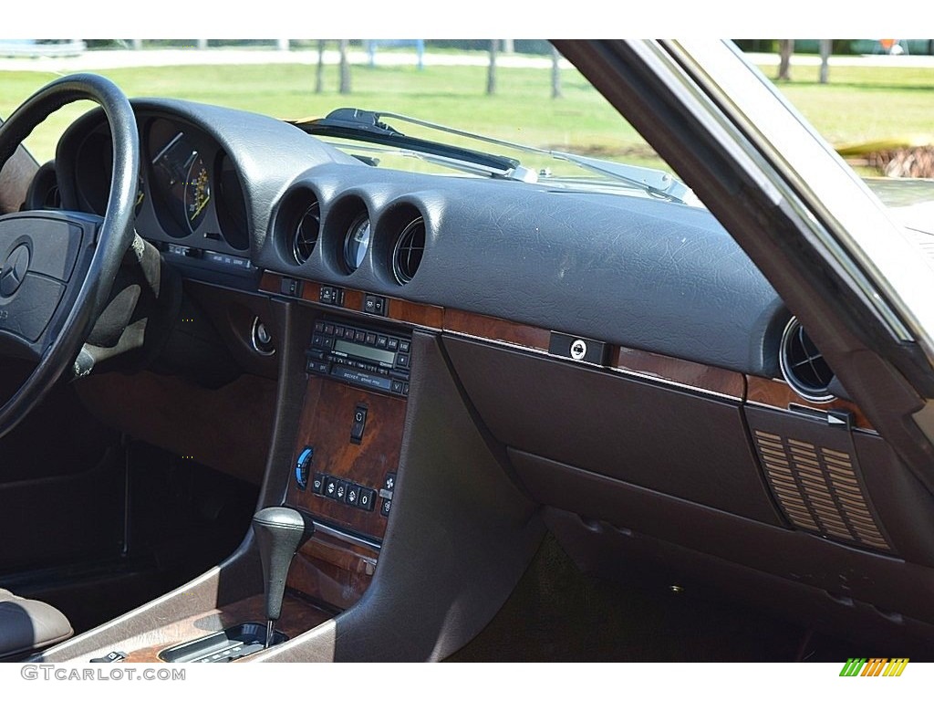 1986 Mercedes-Benz SL Class 560 SL Roadster Dark Brown Dashboard Photo #139865827