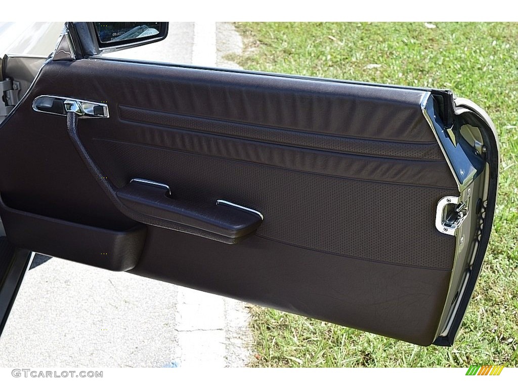 1986 Mercedes-Benz SL Class 560 SL Roadster Dark Brown Door Panel Photo #139865905