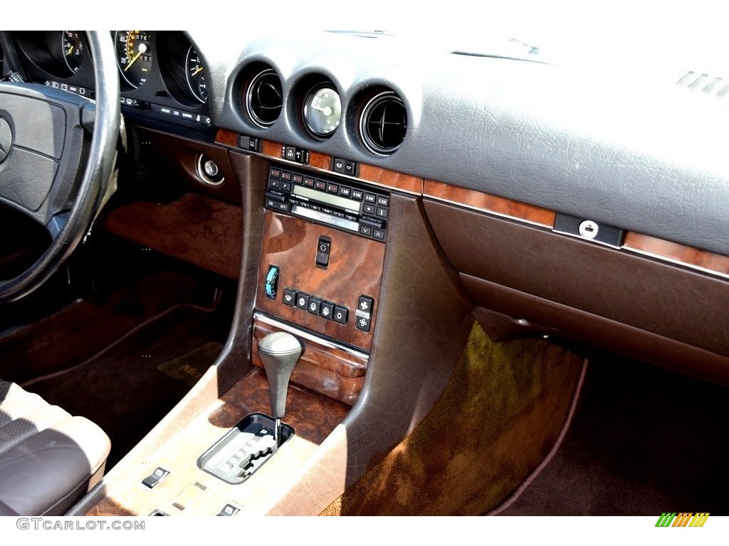 1986 Mercedes-Benz SL Class 560 SL Roadster Dark Brown Dashboard Photo #139865953