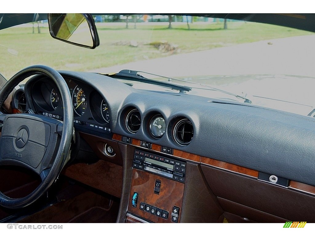 1986 Mercedes-Benz SL Class 560 SL Roadster Dark Brown Dashboard Photo #139865976