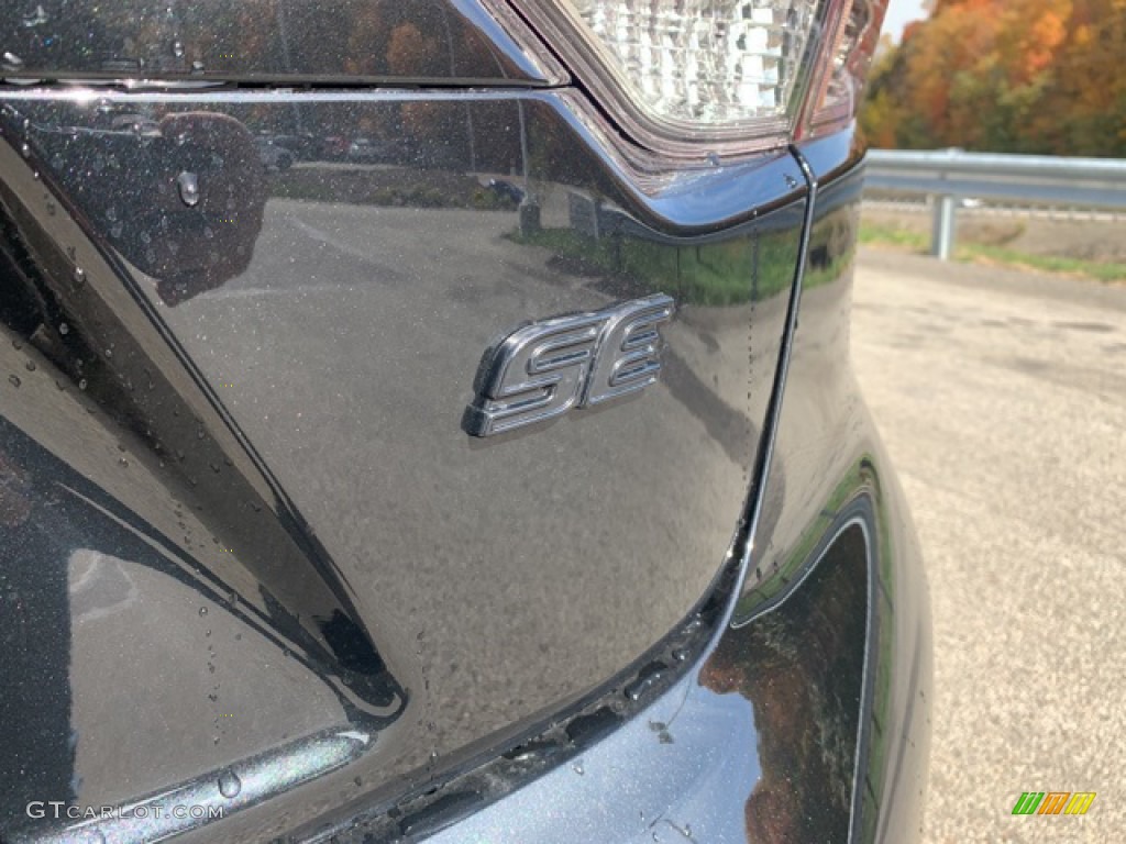 2021 Corolla SE - Black Sand Pearl / Black photo #28