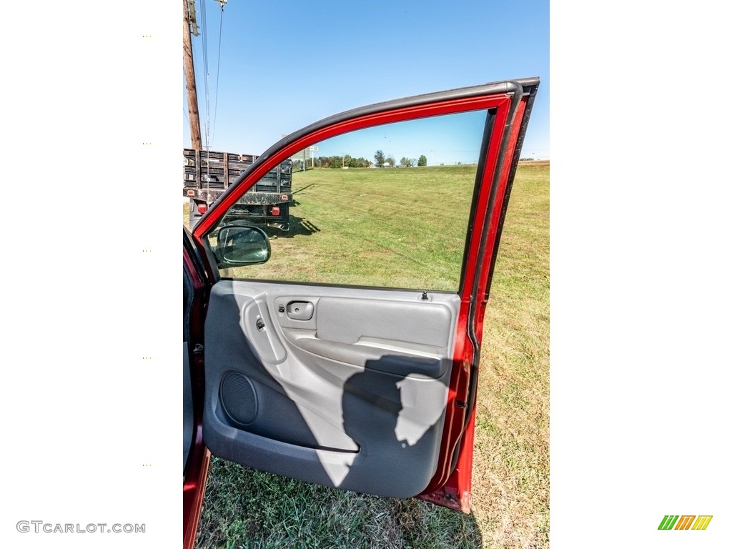 2007 Grand Caravan SE - Inferno Red Crystal Pearl / Medium Slate Gray photo #25