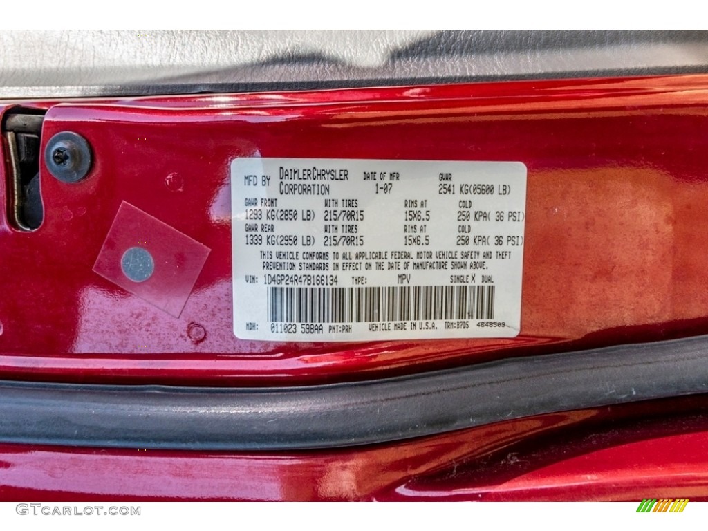 2007 Grand Caravan SE - Inferno Red Crystal Pearl / Medium Slate Gray photo #37