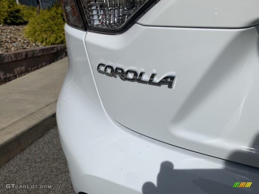 2021 Corolla LE - Super White / Black photo #24