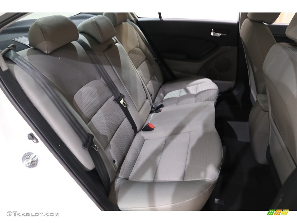 2016 Kia Forte LX Sedan Rear Seat Photo #139869754