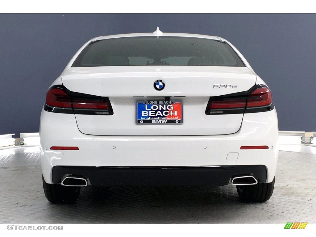 2021 5 Series 530e Sedan - Alpine White / Black photo #4