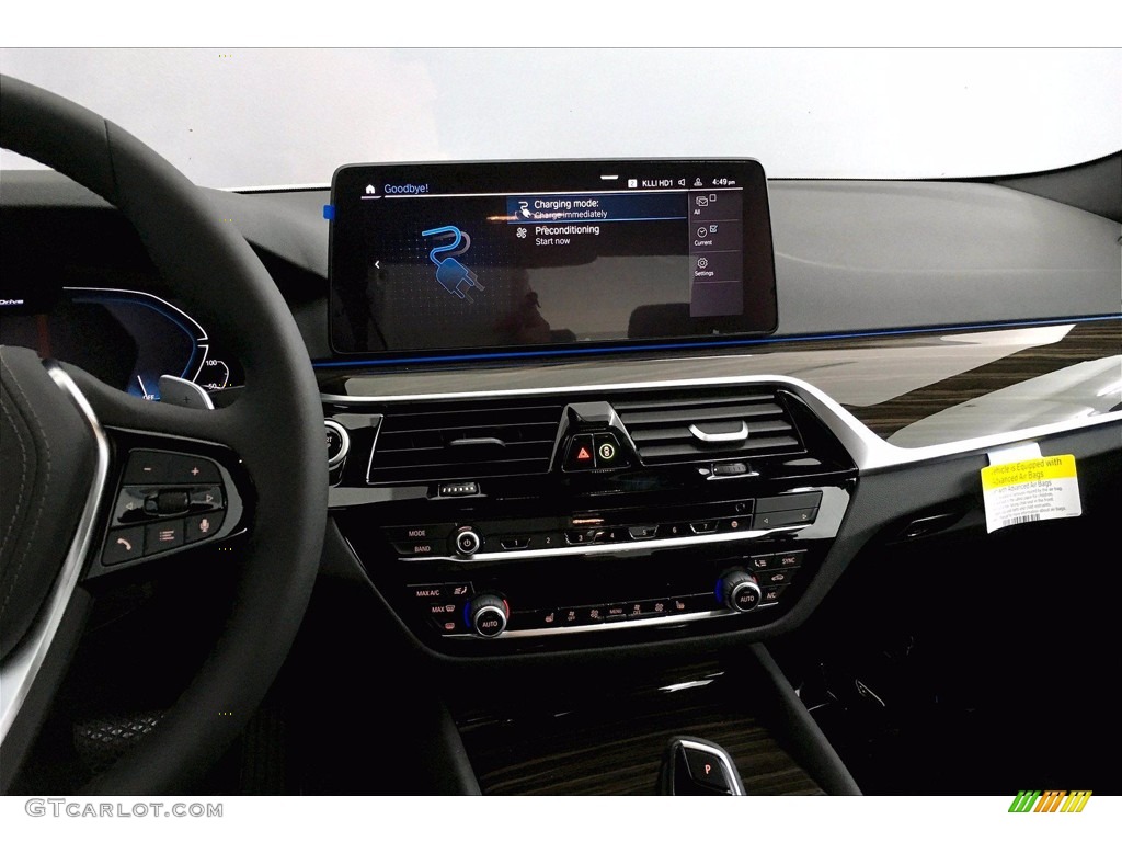 2021 BMW 5 Series 530e Sedan Controls Photo #139874642