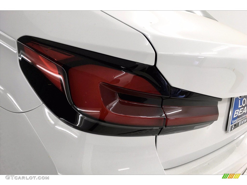 2021 5 Series 530e Sedan - Alpine White / Black photo #15