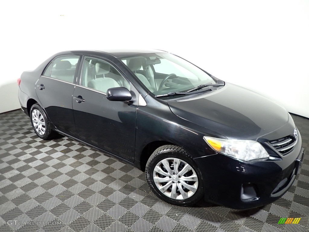2013 Corolla LE - Black Currant Metallic / Ash photo #2