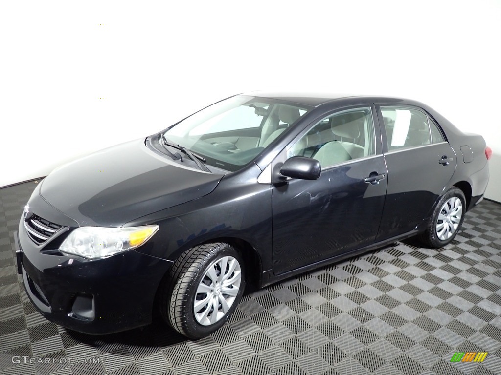 2013 Corolla LE - Black Currant Metallic / Ash photo #7