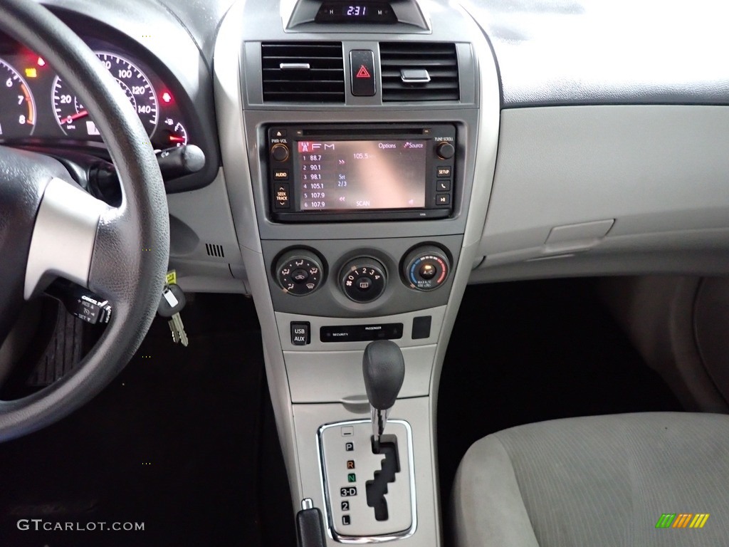 2013 Corolla LE - Black Currant Metallic / Ash photo #30