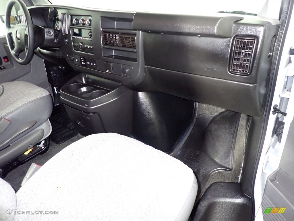 2018 Chevrolet Express 3500 Passenger LT Dashboard Photos