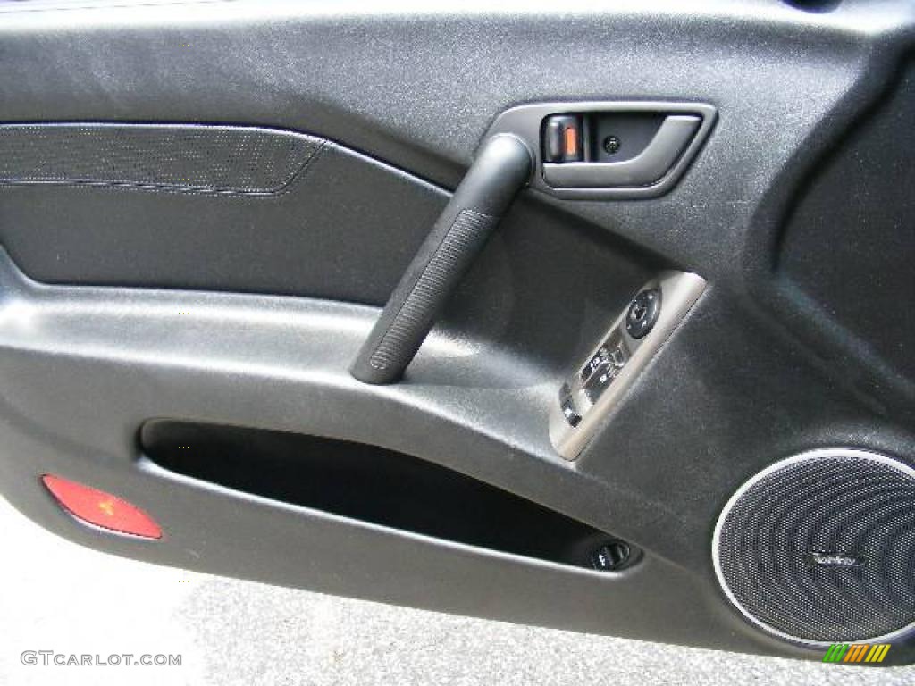 2004 Tiburon GT - Jet Black / Black photo #22