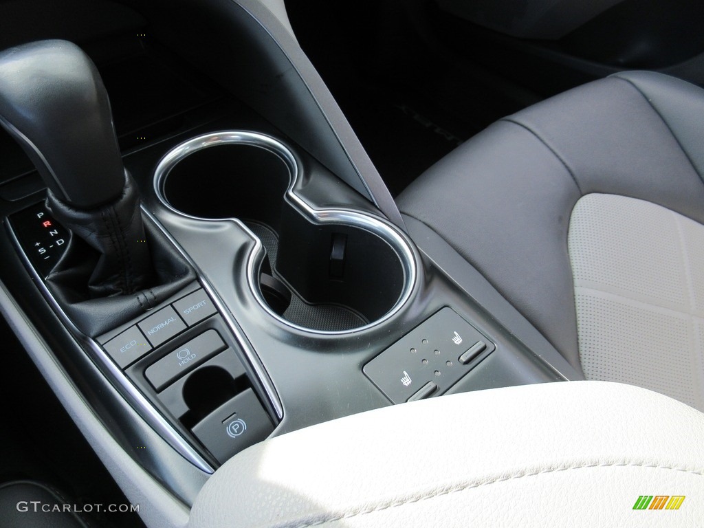 2018 Camry XLE - Predawn Gray Mica / Ash photo #18