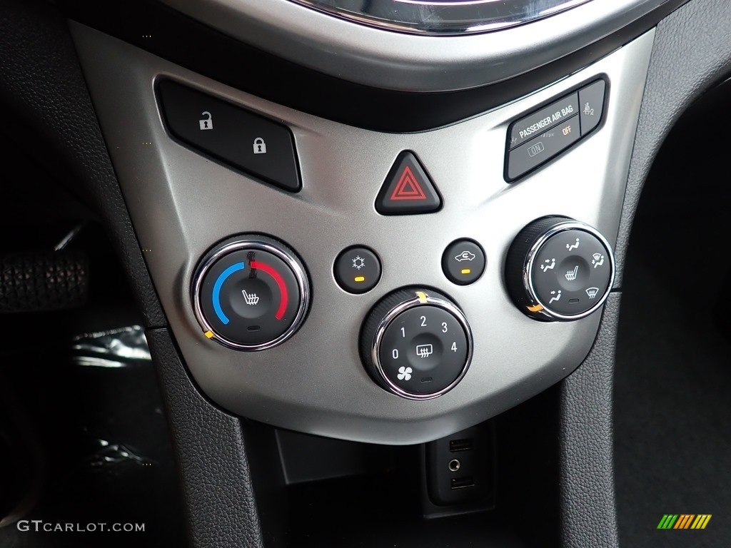 2020 Chevrolet Sonic LT Sedan Controls Photos