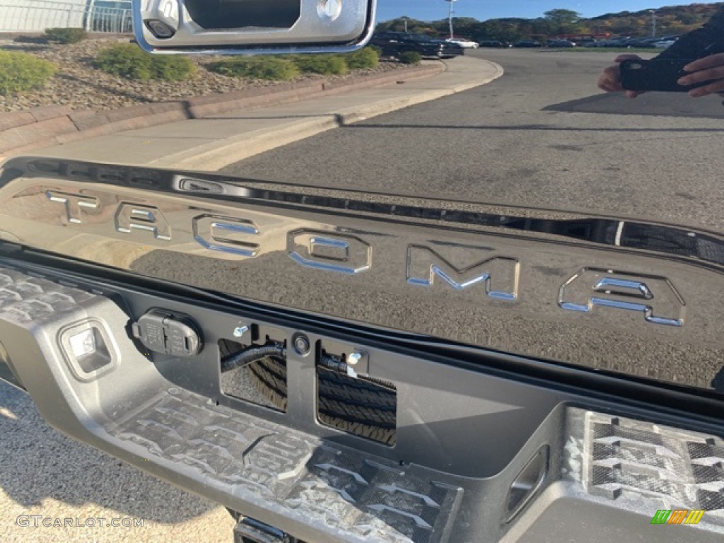 2020 Tacoma SR Access Cab 4x4 - Midnight Black Metallic / Cement photo #28