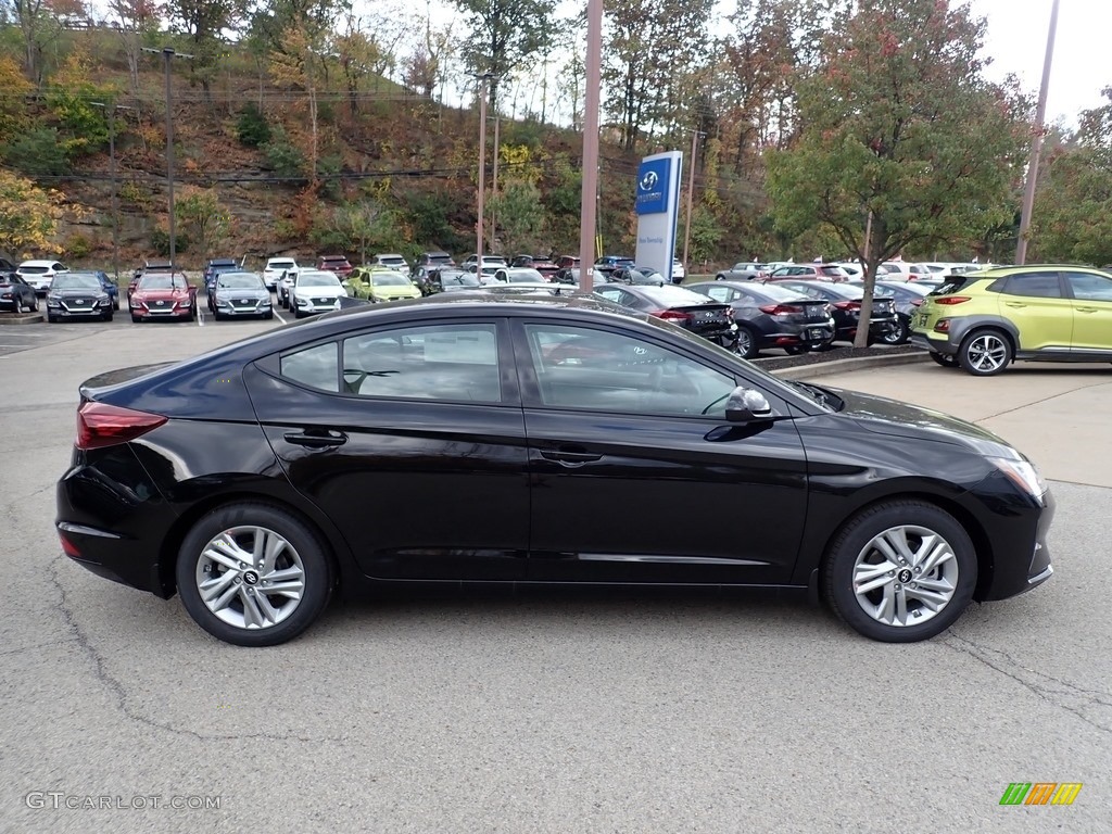 Phantom Black Hyundai Elantra