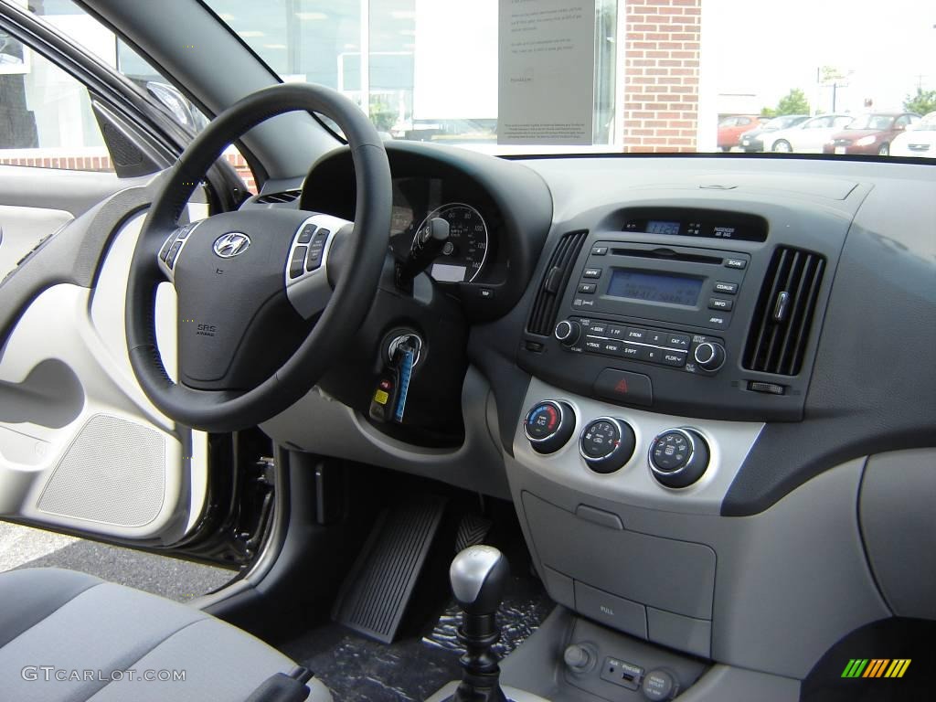 2009 Elantra SE Sedan - Black Pearl / Gray photo #12