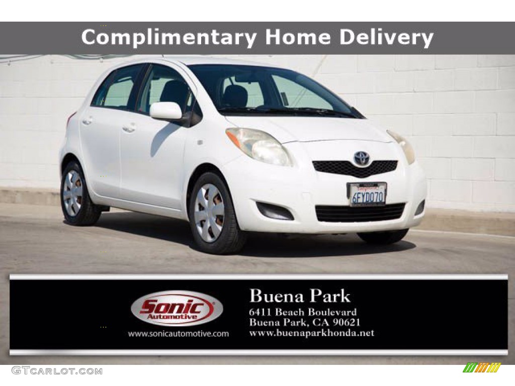2009 Yaris 5 Door Liftback - Polar White / Dark Charcoal photo #1