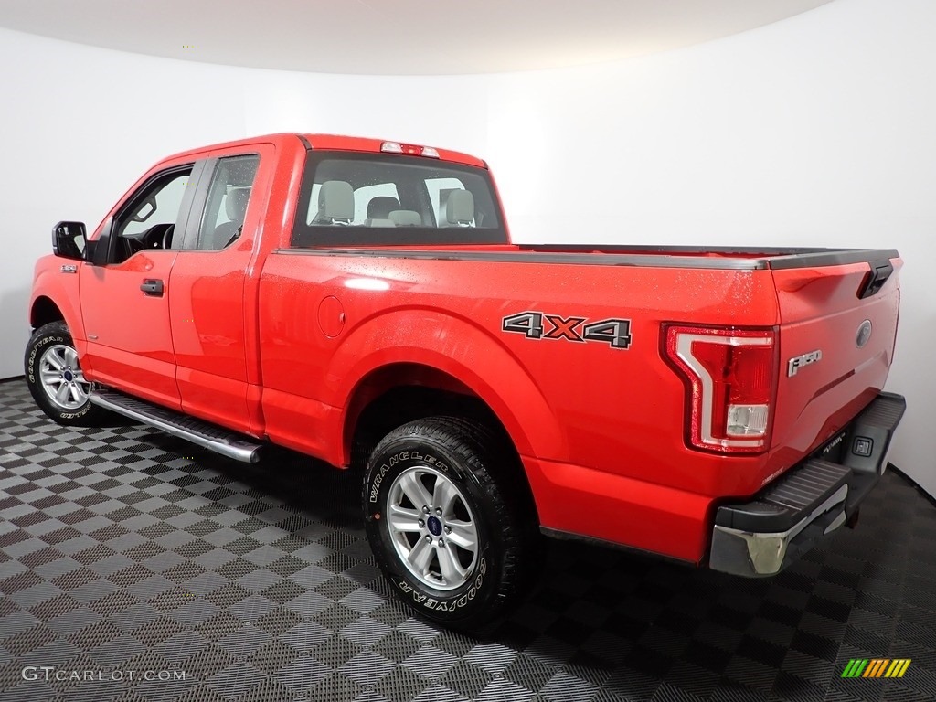 2017 F150 XL SuperCab 4x4 - Race Red / Earth Gray photo #9