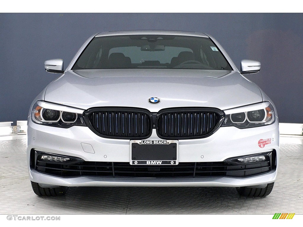 2018 5 Series 530e iPerfomance Sedan - Glacier Silver Metallic / Black photo #2