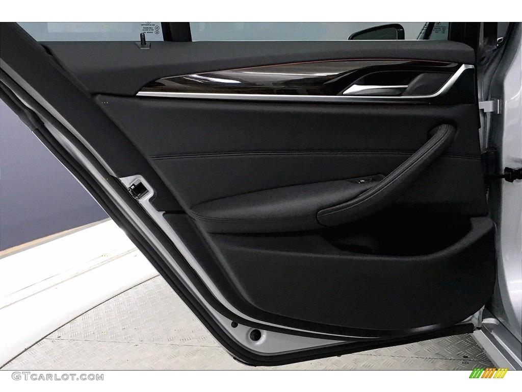 2018 5 Series 530e iPerfomance Sedan - Glacier Silver Metallic / Black photo #25