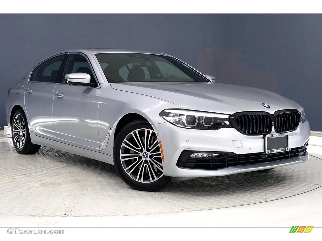 2018 5 Series 530e iPerfomance Sedan - Glacier Silver Metallic / Black photo #37