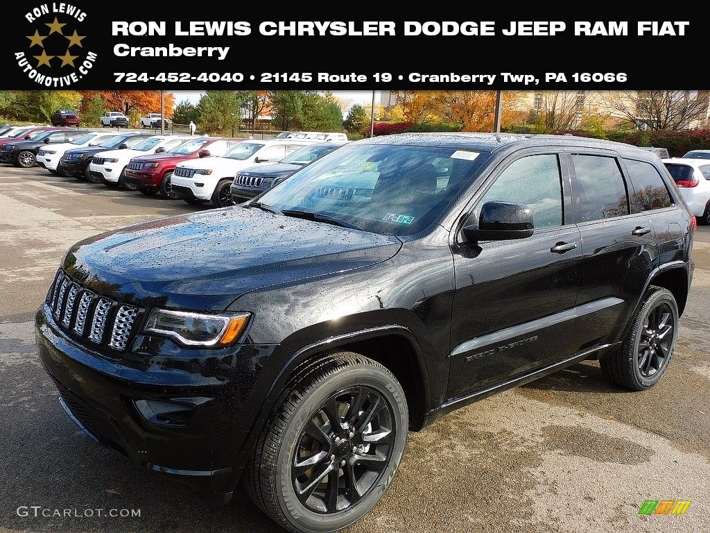 2021 Grand Cherokee Laredo 4x4 - Diamond Black Crystal Pearl / Black photo #1