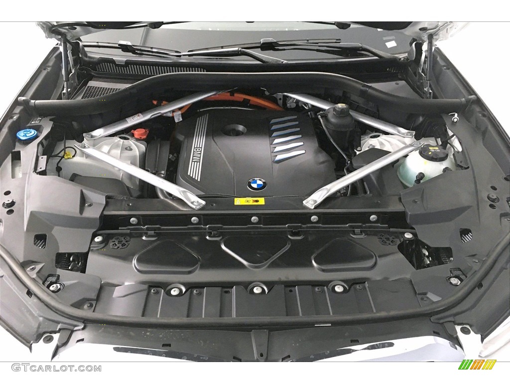 2021 BMW X5 xDrive45e Engine Photos