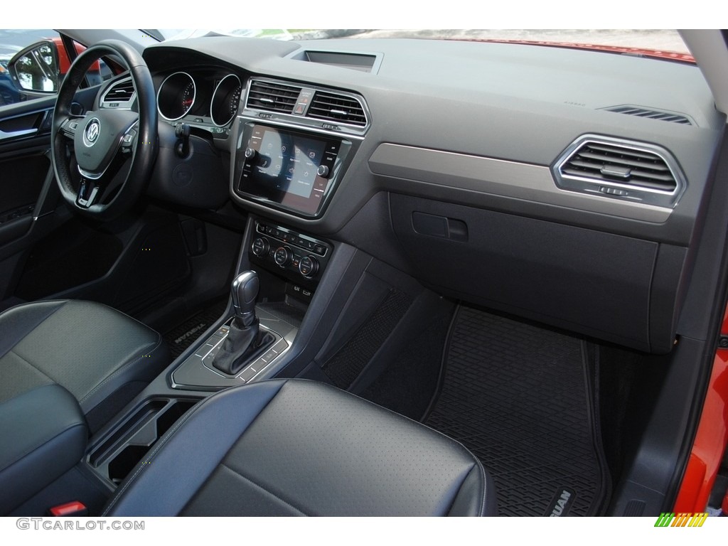 2018 Volkswagen Tiguan SE Titan Black Dashboard Photo #139907534