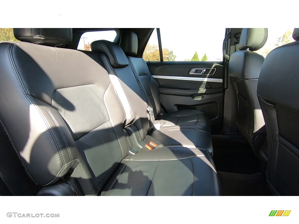 2017 Explorer XLT 4WD - Shadow Black / Ebony Black photo #24