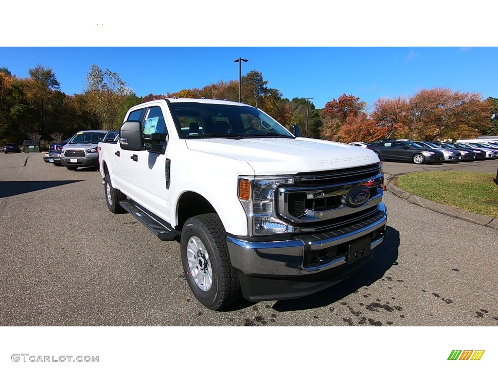 2020 F350 Super Duty XL Crew Cab 4x4 - Oxford White / Medium Earth Gray photo #1