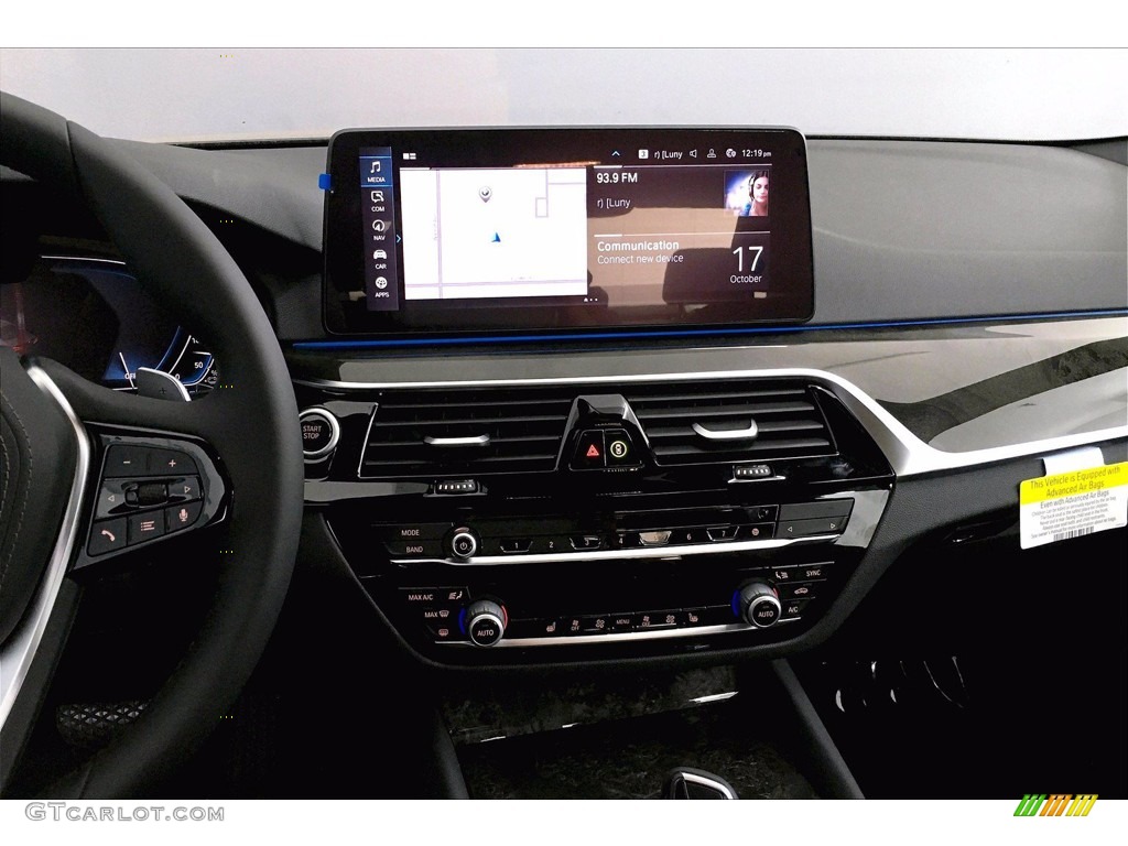 2021 BMW 5 Series 530e Sedan Controls Photo #139913831
